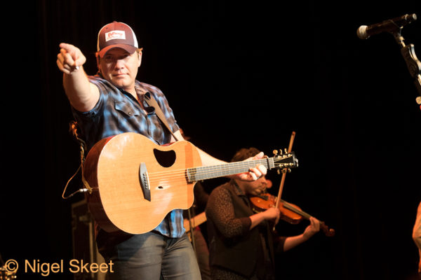 Rodney-Atkins-Redding-Civic-Auditorium027